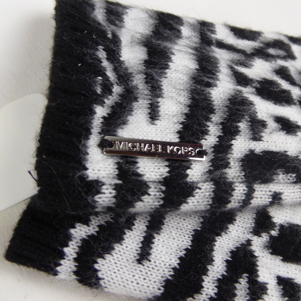 Michael Kors Leopard Headband Fingerless Glove Set - Picture 6 of 9
